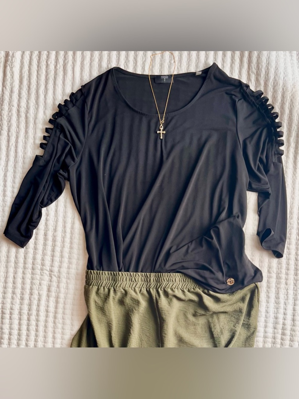 BlackTahari Scoop Neck Long Sleeve Top with Ladder Sleeve Detail